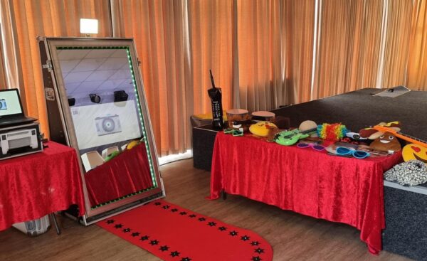 Magic Mirror photobooth hire