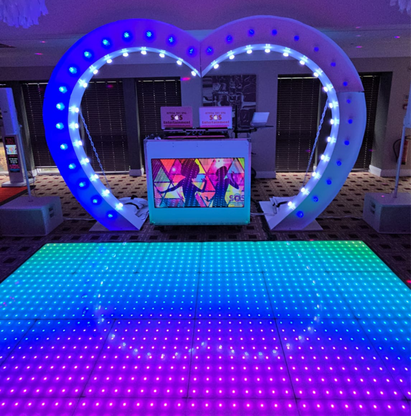 SILVER WEDDING ENTERTAINMENT PACKAGE - Image 6