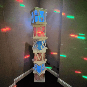 wooden cubes with balloons, mr & mr, mrs & mrs, mr & mrs decorations